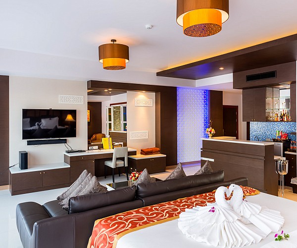 Grand Nipa Suite