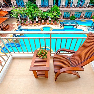 Grand Deluxe Pool View