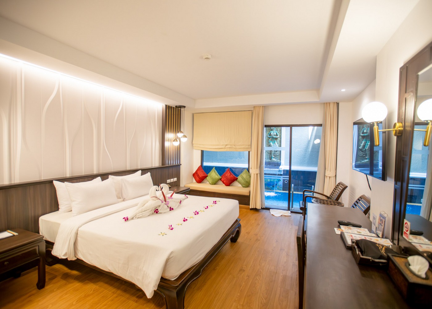 Deluxe Outdoor Jacuzzi