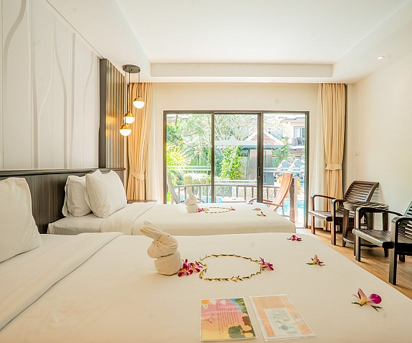 Grand Deluxe Pool Access