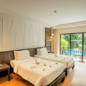 Grand Deluxe Pool Access