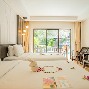 Grand Deluxe Pool Access