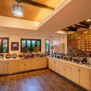 Restaurant & Pool Bar